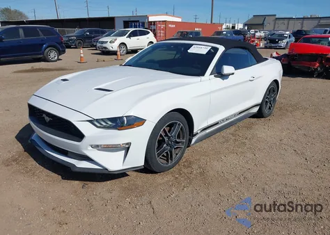 2020 Ford Mustang Ecoboost Premium z USA, uszkodzony, nr VIN 1FATP8UH5L5114502